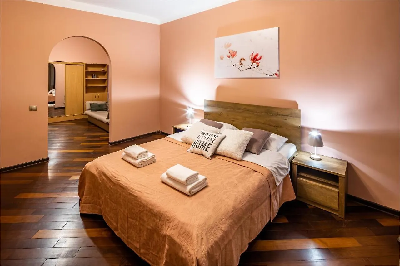 The Main Square! 2 Separated Bedrooms, Balcony Lviv Ukraine