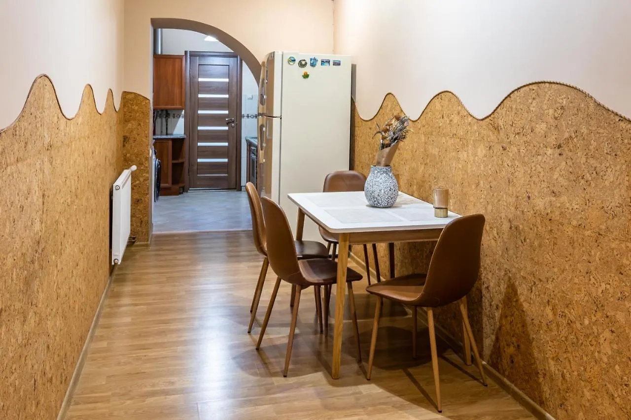 Apartment The Main Square! 2 Separated Bedrooms, Balcony Lviv