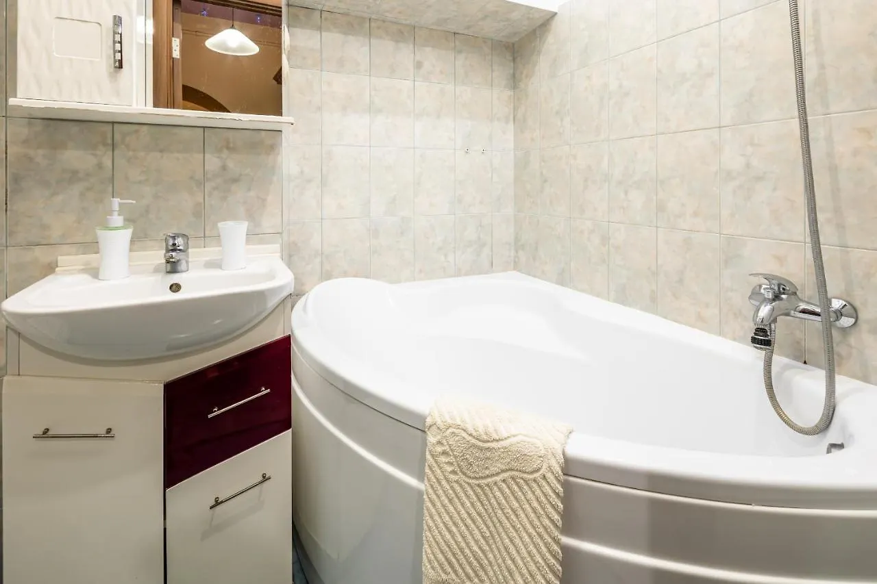 Apartment The Main Square! 2 Separated Bedrooms, Balcony Lviv